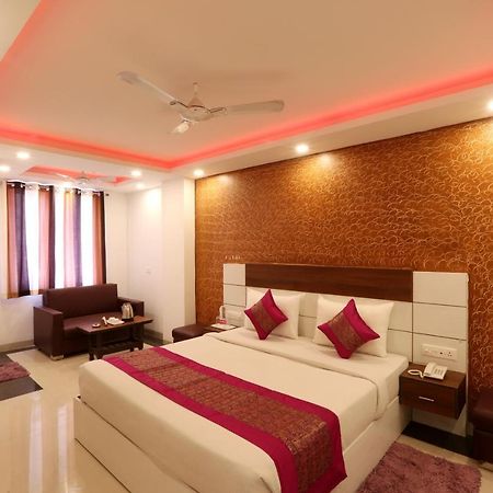 Hotel Classic New Delhi Eksteriør bilde