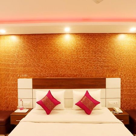 Hotel Classic New Delhi Eksteriør bilde