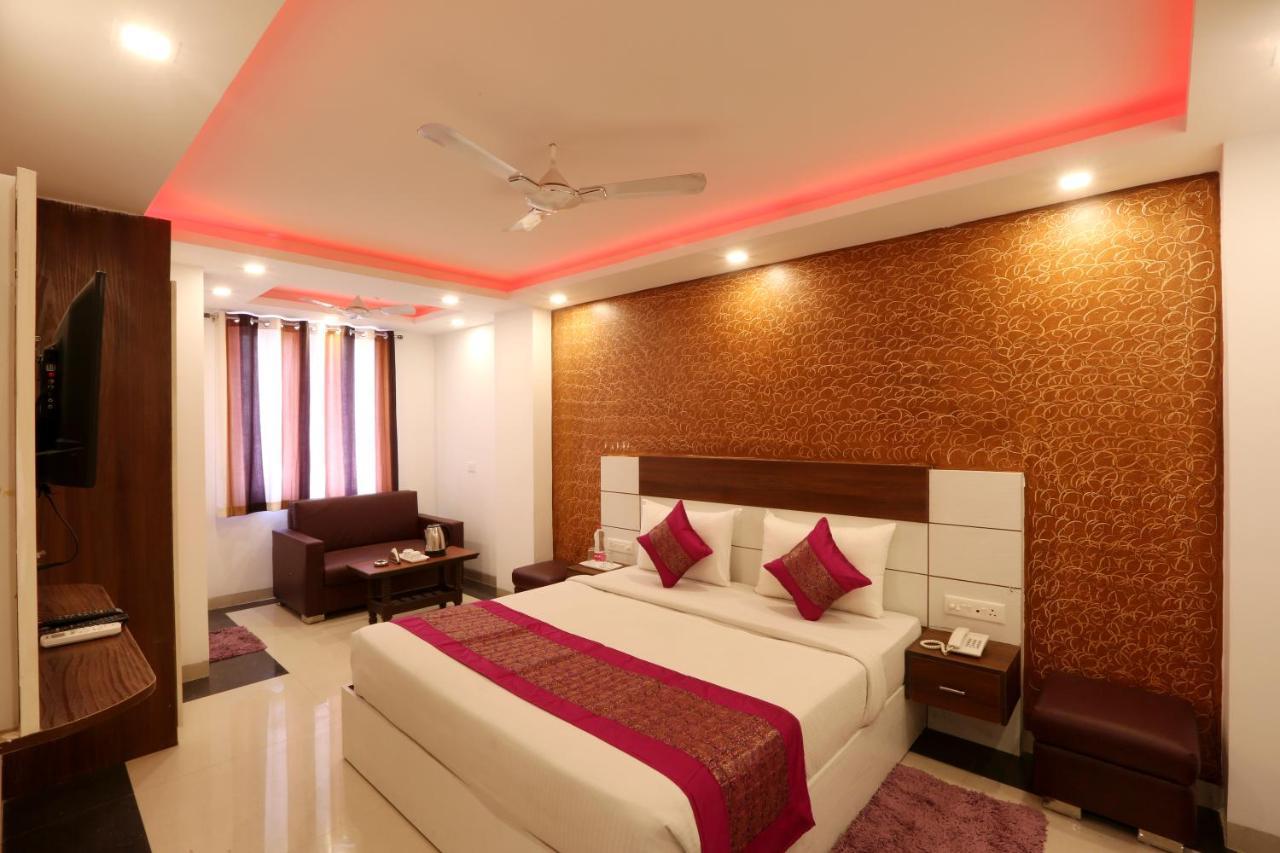 Hotel Classic New Delhi Eksteriør bilde