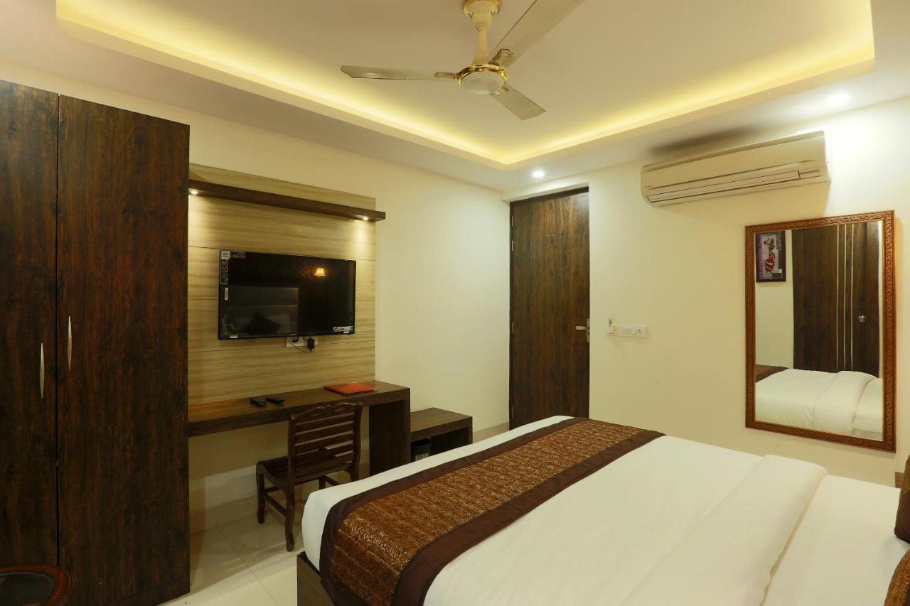 Hotel Classic New Delhi Eksteriør bilde
