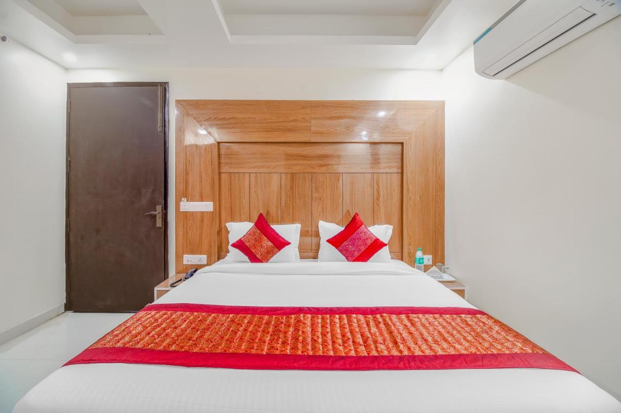 Hotel Classic New Delhi Eksteriør bilde